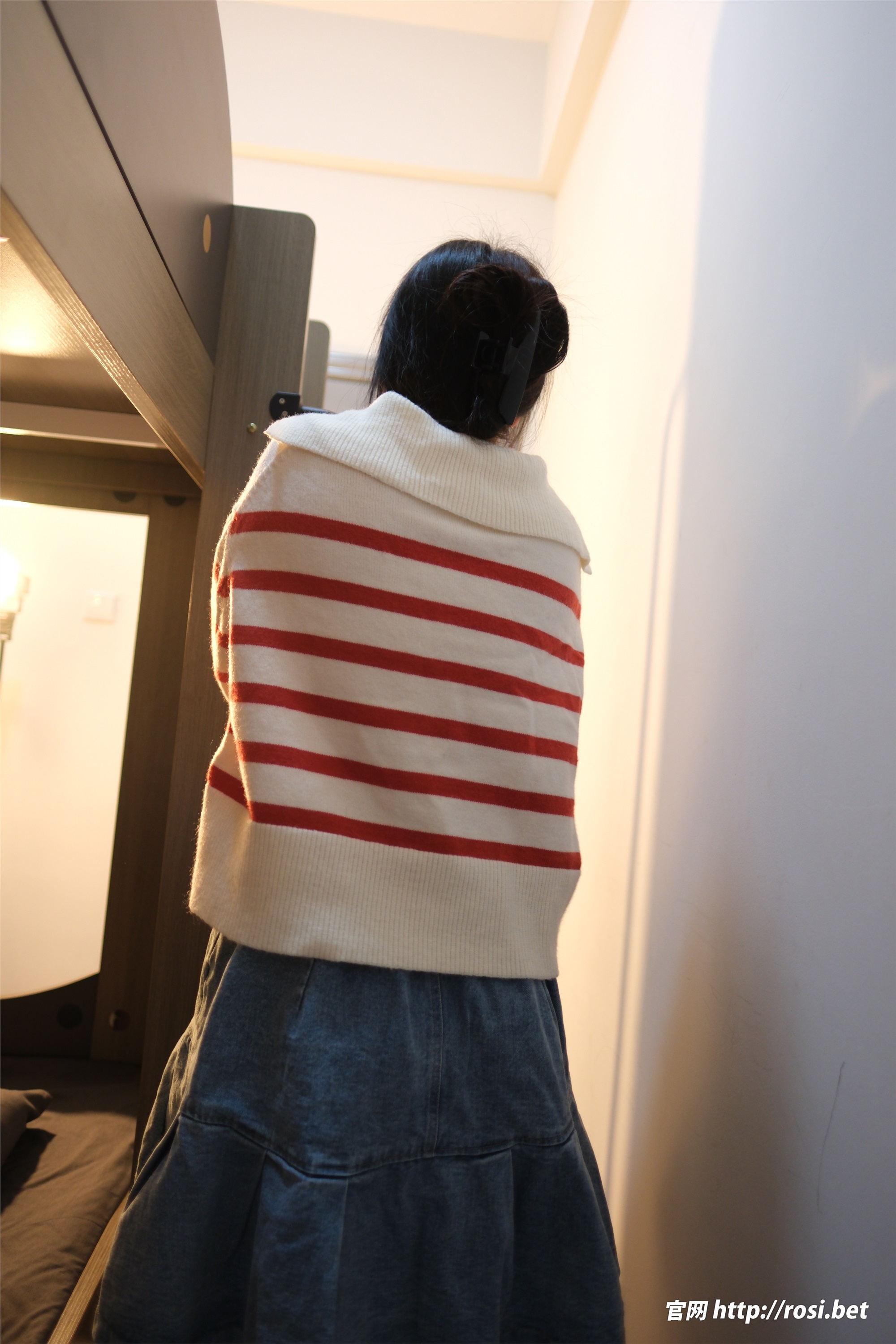 ROSI写真 2025.11.11 NO.5090